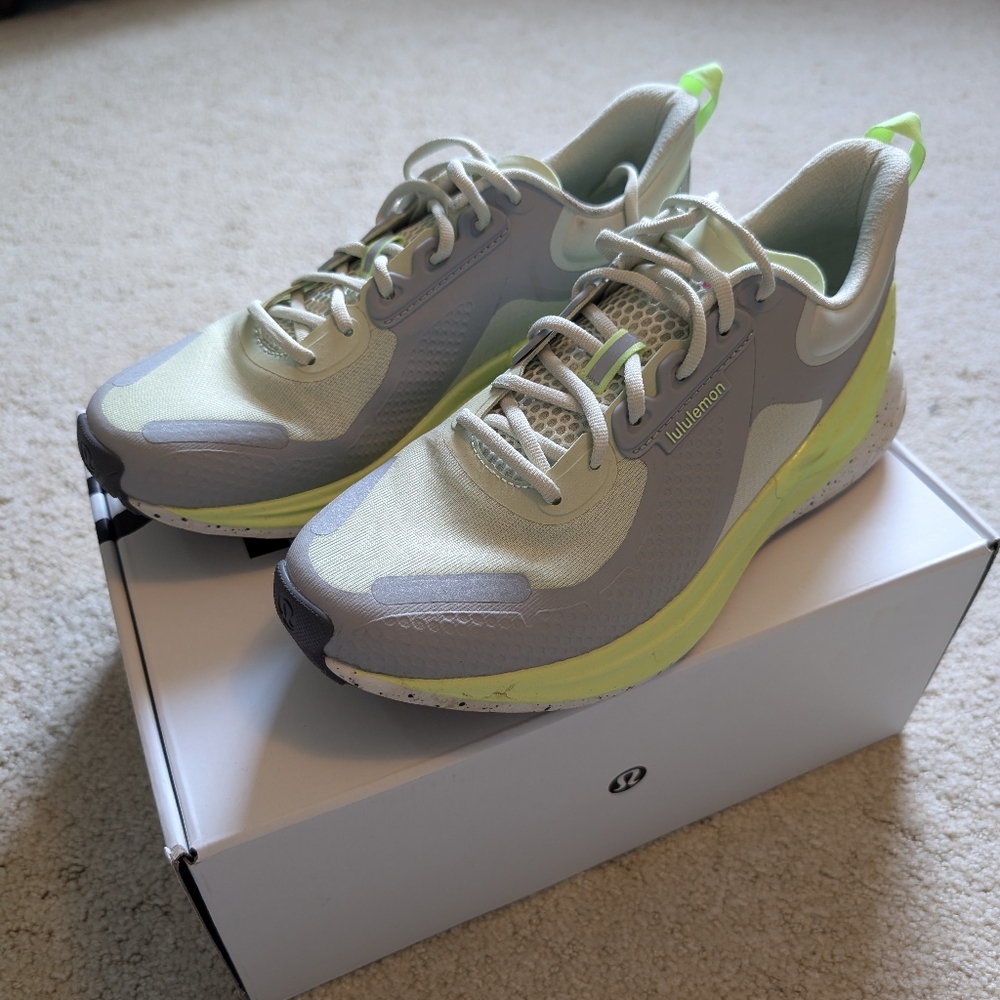 Lululemon Women's Blissfeel Trail Running Shoe Size 8